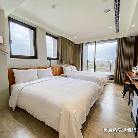 Central Land Hotel Đài Trung Ngoại thất bức ảnh