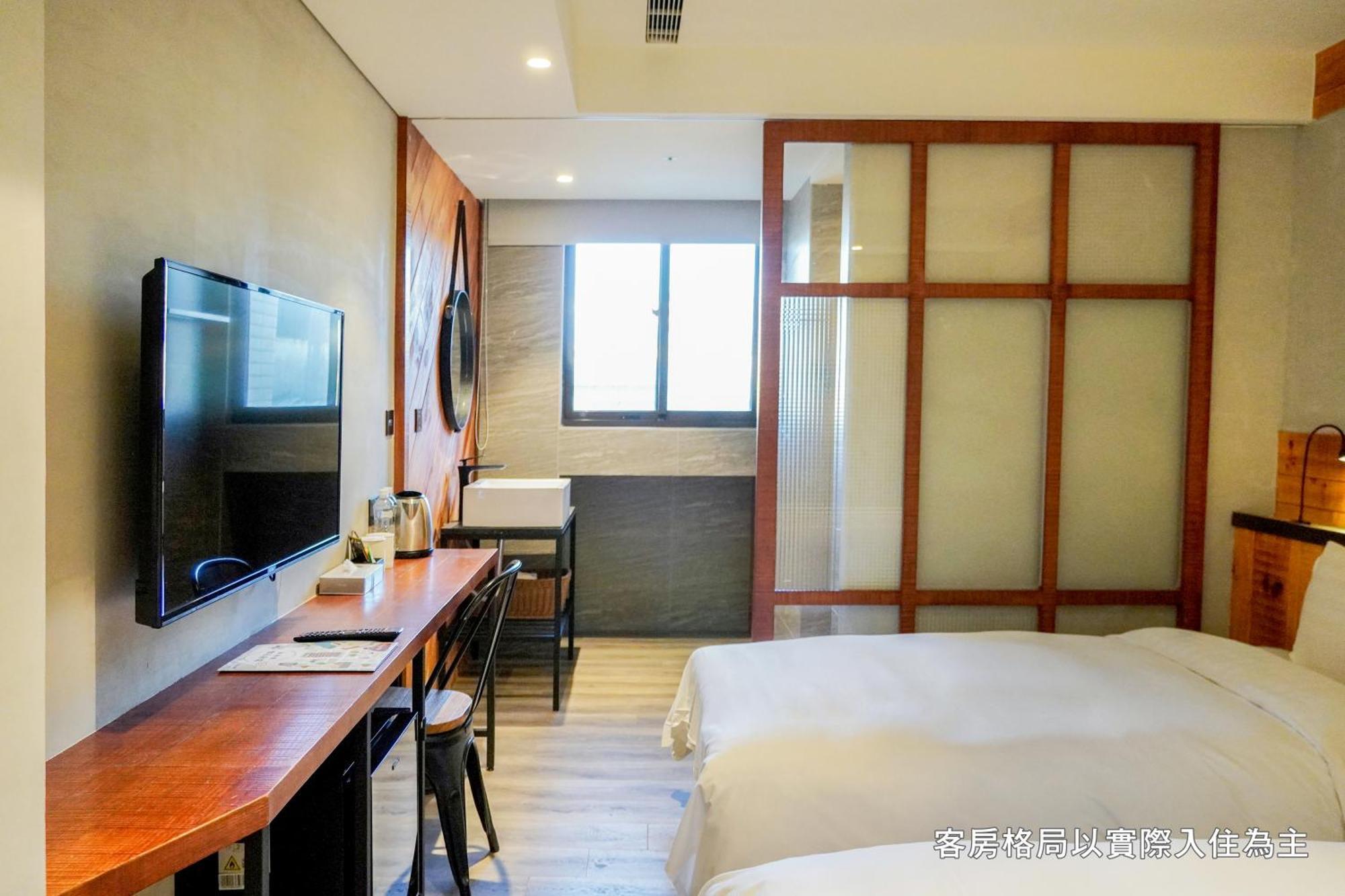 Central Land Hotel Đài Trung Ngoại thất bức ảnh