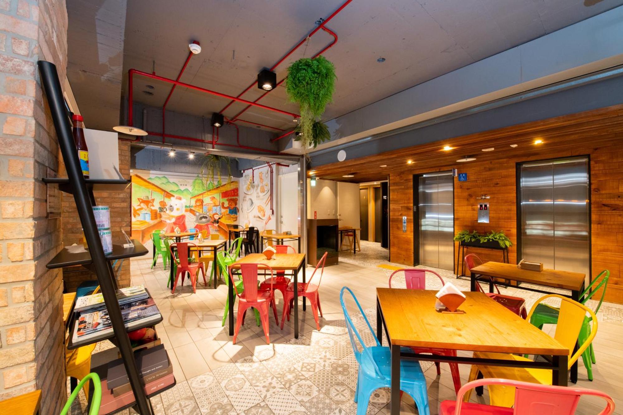 Central Land Hotel Đài Trung Ngoại thất bức ảnh
