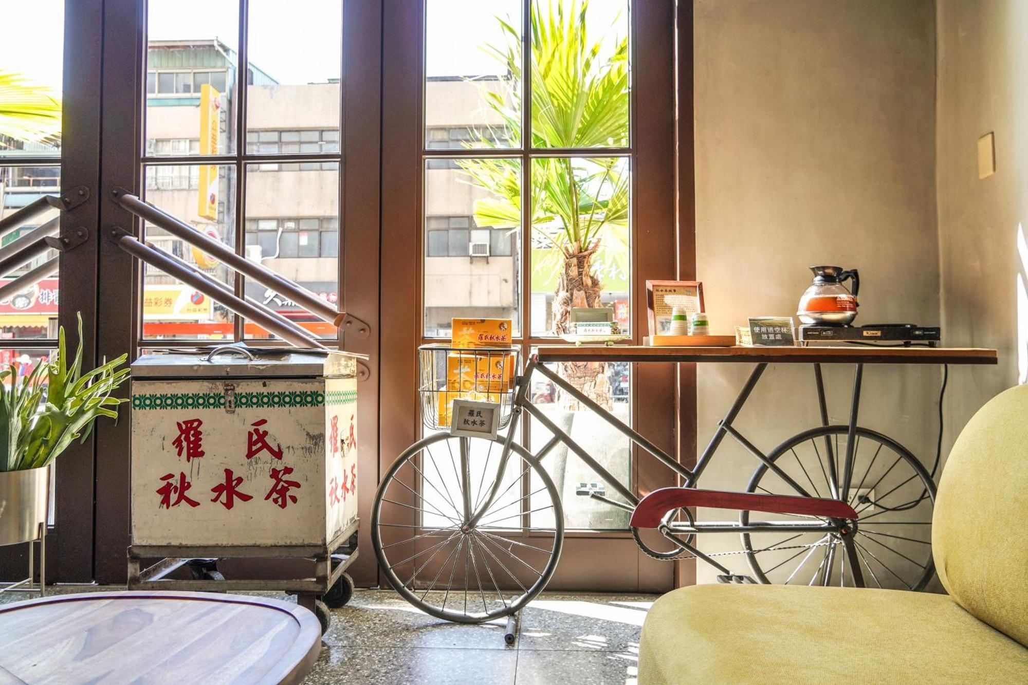 Central Land Hotel Đài Trung Ngoại thất bức ảnh