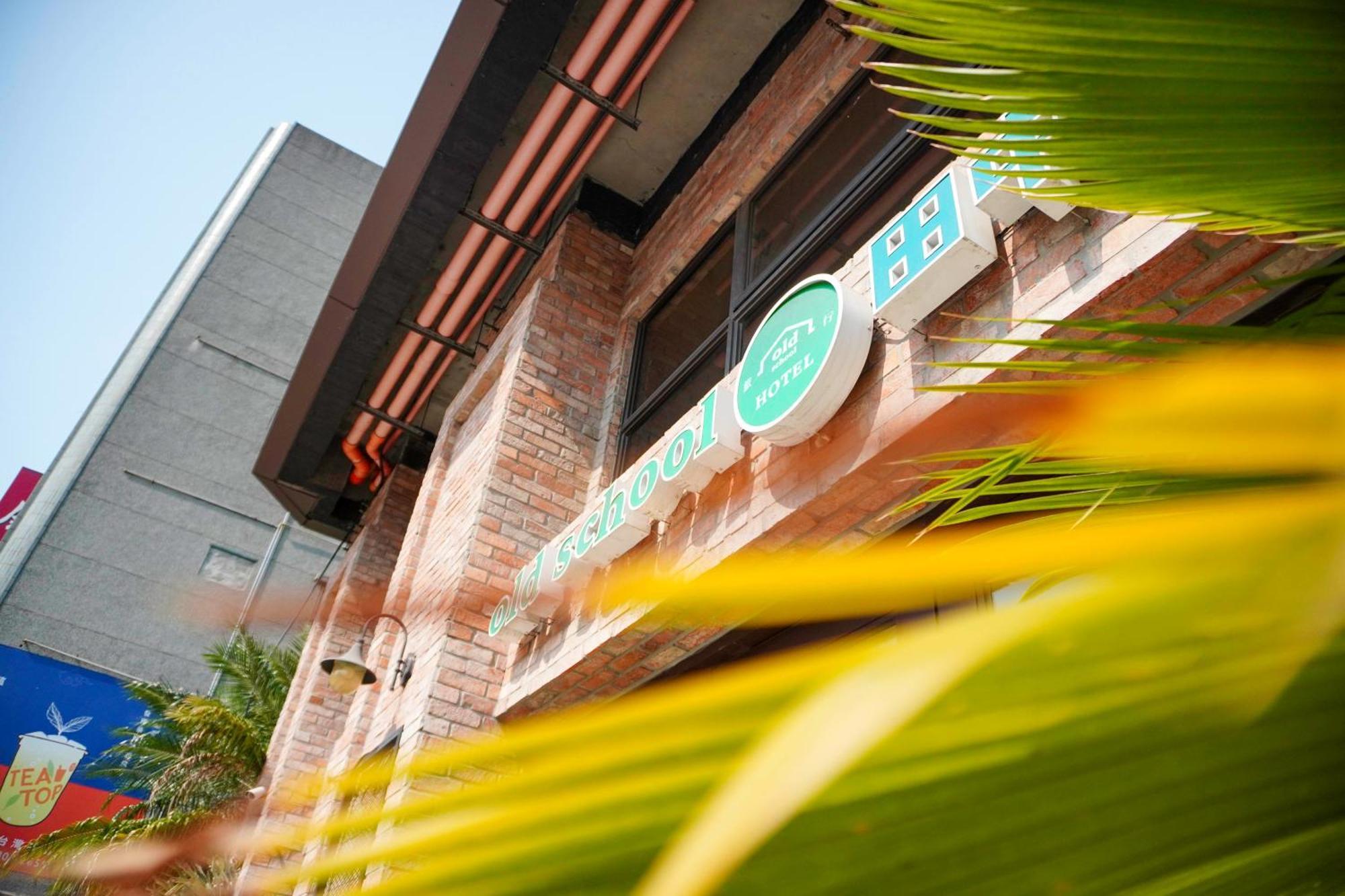 Central Land Hotel Đài Trung Ngoại thất bức ảnh